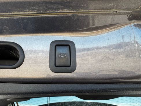 Used 2015 Toyota Highlander Limited image 45