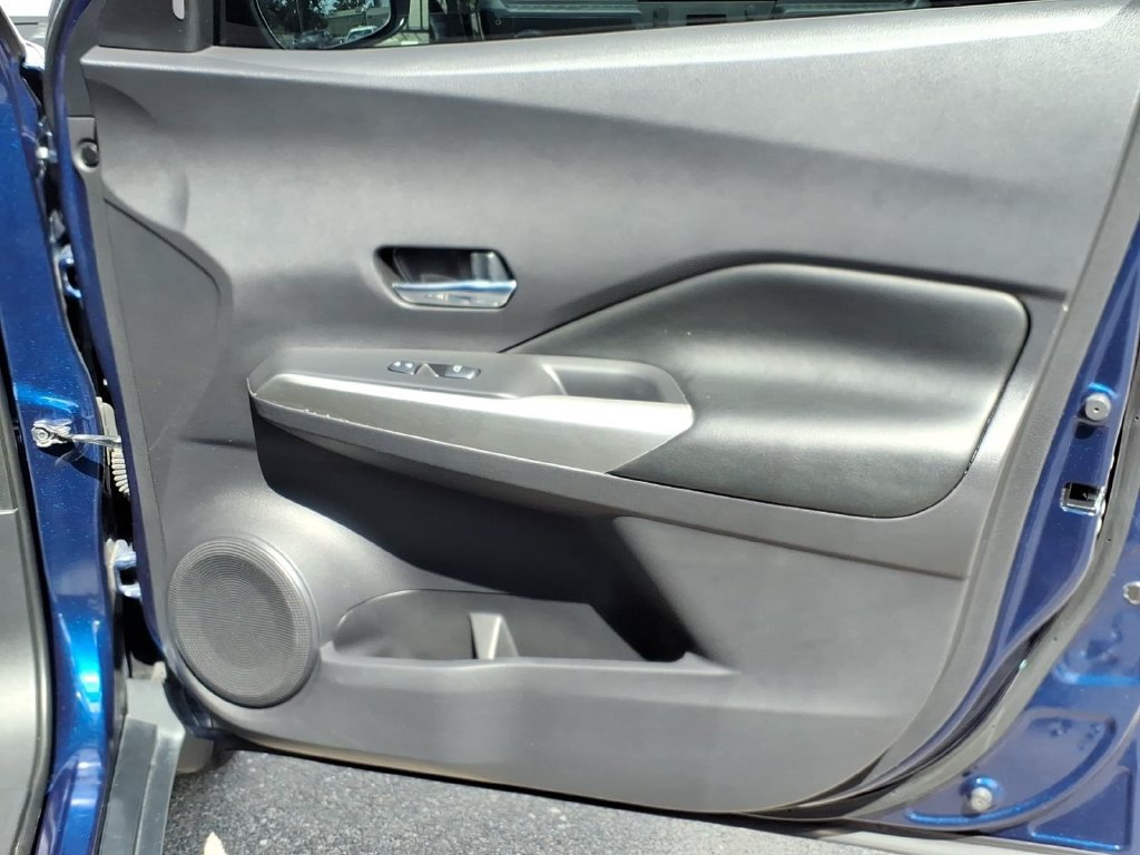 Used 2020 Nissan Kicks SR w/ SR Premium Package FWD image 14
