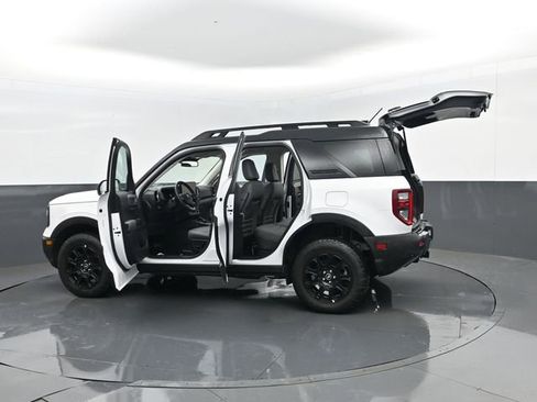 Used 2025 Ford Bronco Sport Badlands image 32