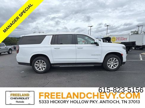 Used 2024 Chevrolet Suburban Premier AWD/4WD image 2