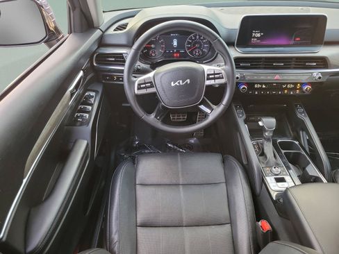 Certified 2022 Kia Telluride SX w/ Nightfall Edition Package AWD/4WD image 9