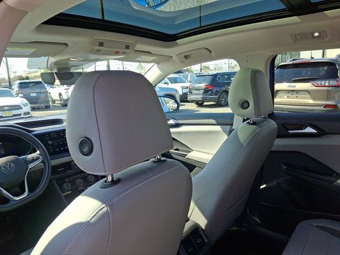 Used 2023 Volkswagen Taos SE w/ Panoramic Sunroof Package image 21