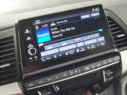 New 2026 Honda Odyssey Touring image 4