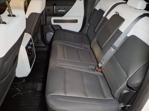 Used 2025 GMC Hummer EV 2X image 19