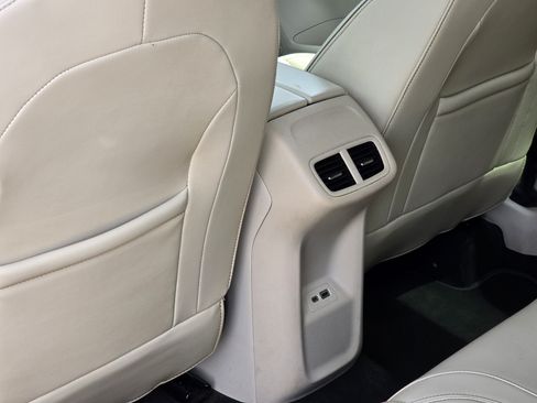 Used 2023 Buick Envision Essence w/ Premium Seat Package FWD image 28