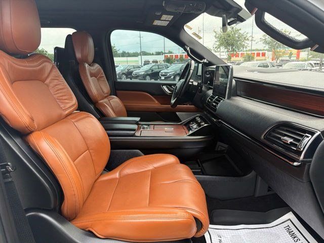Used 2020 Lincoln Navigator L Reserve w/ Equipment Group 208A Reserve AWD/4WD image 25