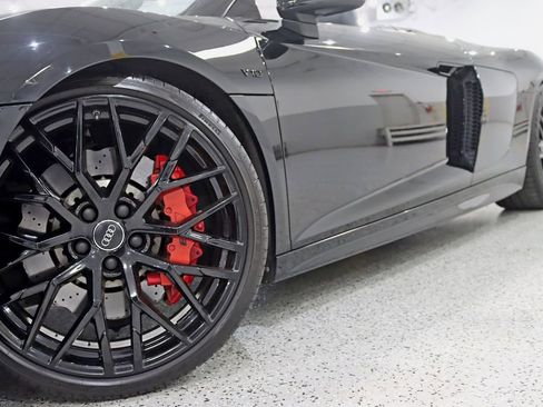 Used 2017 Audi R8 V10 AWD/4WD image 5