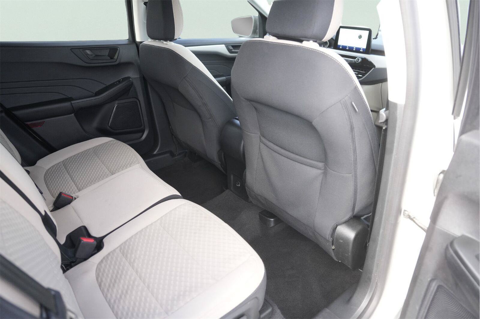 Used 2022 Ford Escape SE FWD image 14