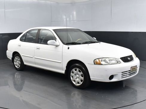 Used 2002 Nissan Sentra GXE FWD image 1