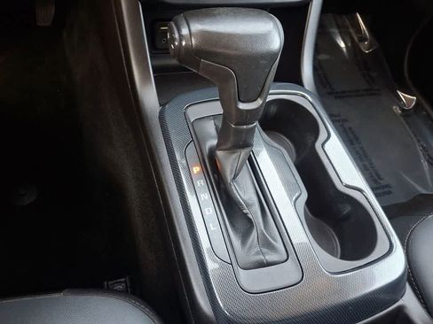 Used 2017 Chevrolet Colorado Z71 RWD image 13
