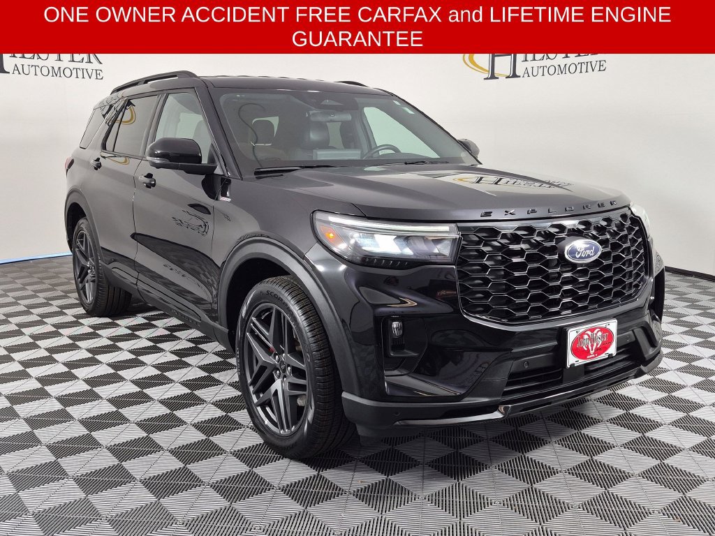 Used 2025 Ford Explorer ST-Line w/ ST-Line Street Pack AWD/4WD image 2