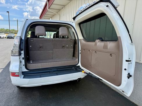 Used 2019 Lexus GX 460 Premium AWD/4WD image 7