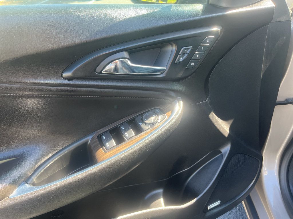 Used 2024 Chevrolet Malibu LT FWD image 18