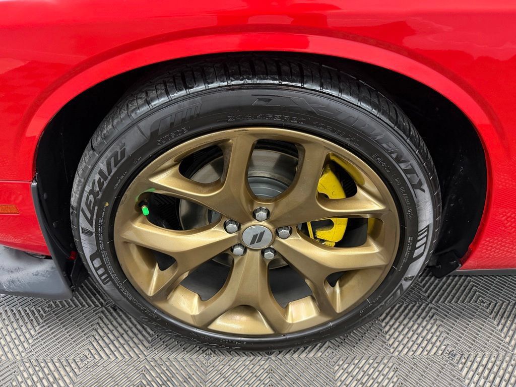 Used 2019 Dodge Challenger R/T RWD image 21
