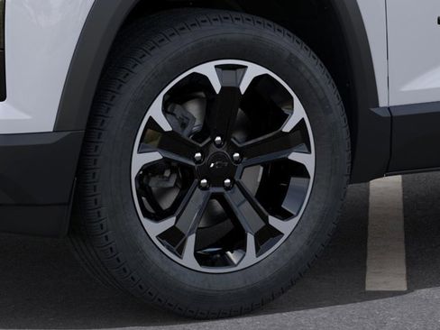 New 2026 Chevrolet Equinox LT w/ Convenience Package II FWD image 9