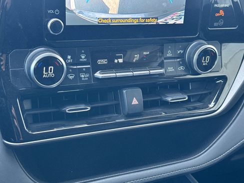 Used 2024 Toyota Highlander LE image 20