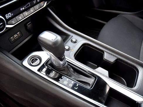 Used 2020 Nissan Sentra SV FWD image 12