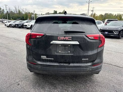 Used 2018 GMC Terrain SLE w/ Driver Convenience Package AWD/4WD image 3