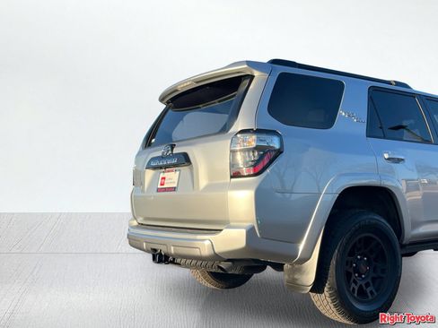 Certified 2024 Toyota 4Runner TRD Off-Road Premium AWD/4WD image 12