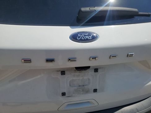 Used 2021 Ford Escape SEL w/ Technology Package FWD image 10