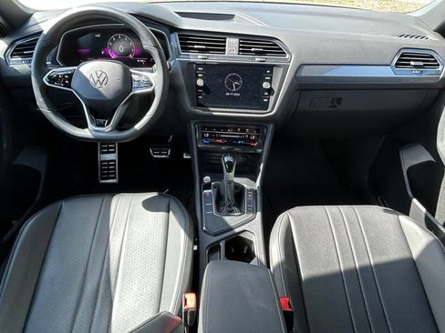 Certified 2023 Volkswagen Tiguan SE R-Line FWD image 10
