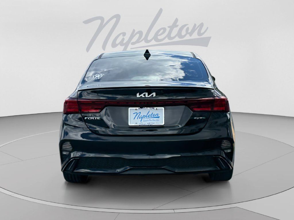 Used 2023 Kia Forte GT-Line w/ GT-Line Premium Package FWD image 4