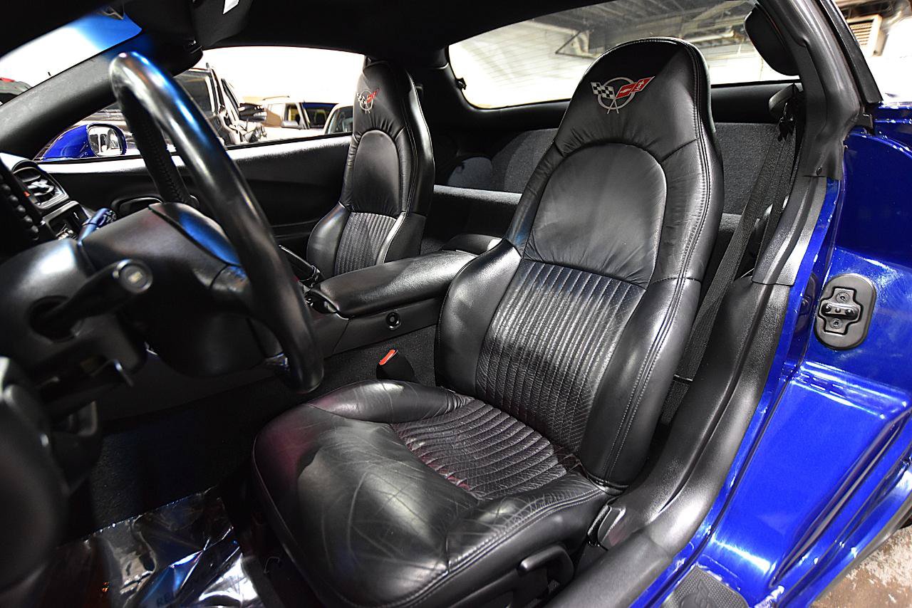 Used 2004 Chevrolet Corvette Z06 w/ Z06 Preferred Equipment Group RWD image 25