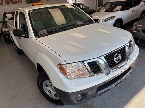 Used 2017 Nissan Frontier S image 10