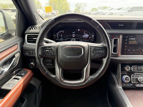 Used 2023 GMC Yukon XL Denali Ultimate image 18