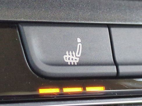 Used 2022 Volkswagen Tiguan S image 22