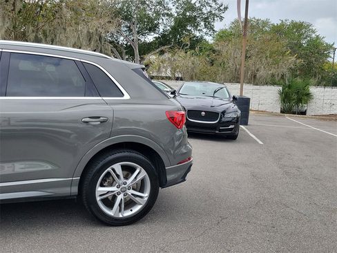 Used 2020 Audi Q3 2.0T Premium w/ Convenience Package image 6