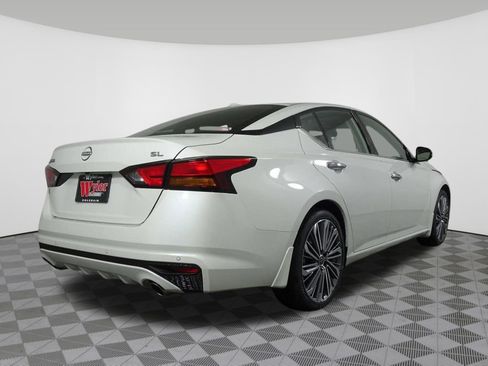 Used 2025 Nissan Altima 2.5 SL FWD image 3