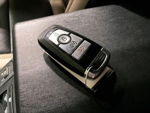 Used 2022 Ford Bronco Wildtrak image 13