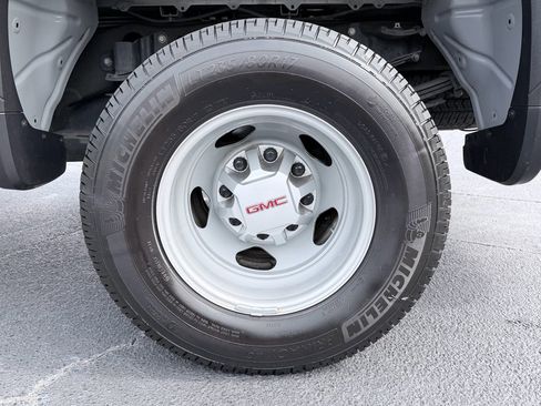Used 2025 GMC Sierra 3500 Pro w/ 1SA Pro Safety Plus Package AWD/4WD image 32