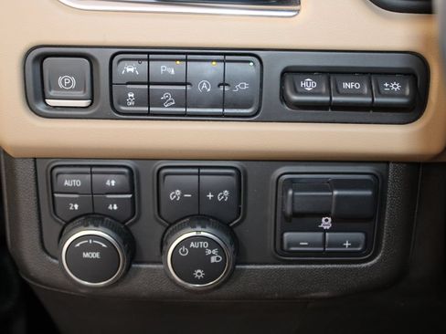Used 2021 Chevrolet Tahoe Premier w/ Premium Package AWD/4WD image 43