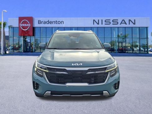 Used 2024 Kia Seltos SX w/ SX Sunroof Package AWD/4WD image 2