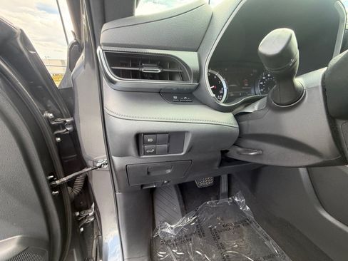 Used 2021 Toyota Highlander XSE AWD/4WD image 11