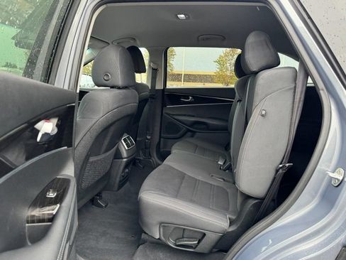 Used 2020 Kia Sorento LX w/ LX I4 Convenience Package FWD image 10