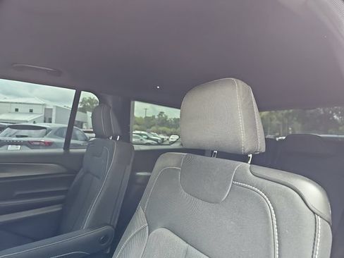 Used 2025 Jeep Grand Cherokee L Laredo w/ Luxury Tech Group I RWD image 15
