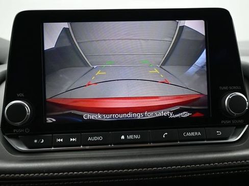 Used 2024 Nissan Rogue S FWD image 14