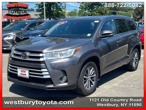 Used 2018 Toyota Highlander XLE AWD/4WD image 5