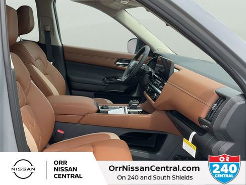 New 2026 Nissan Pathfinder Platinum image 11