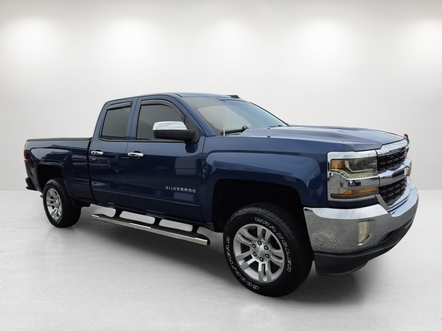 Used 2016 Chevrolet Silverado 1500 LT RWD image 3