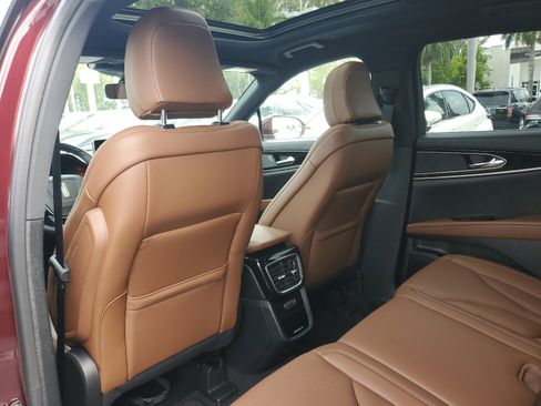 Used 2023 Lincoln Nautilus Reserve image 11