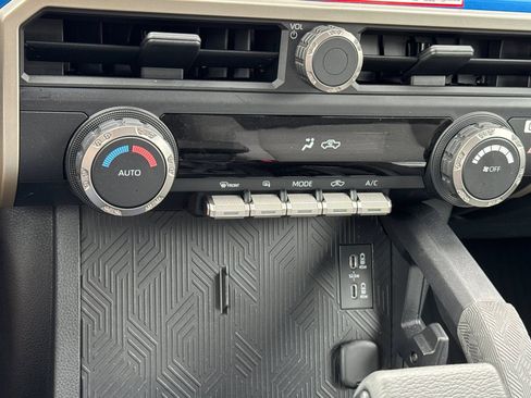 Used 2025 Toyota Tacoma TRD Off-Road image 26