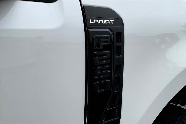 Used 2024 Ford F250 Lariat w/ Lariat Ultimate Package AWD/4WD image 25