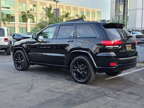 Used 2020 Jeep Grand Cherokee Altitude image 5