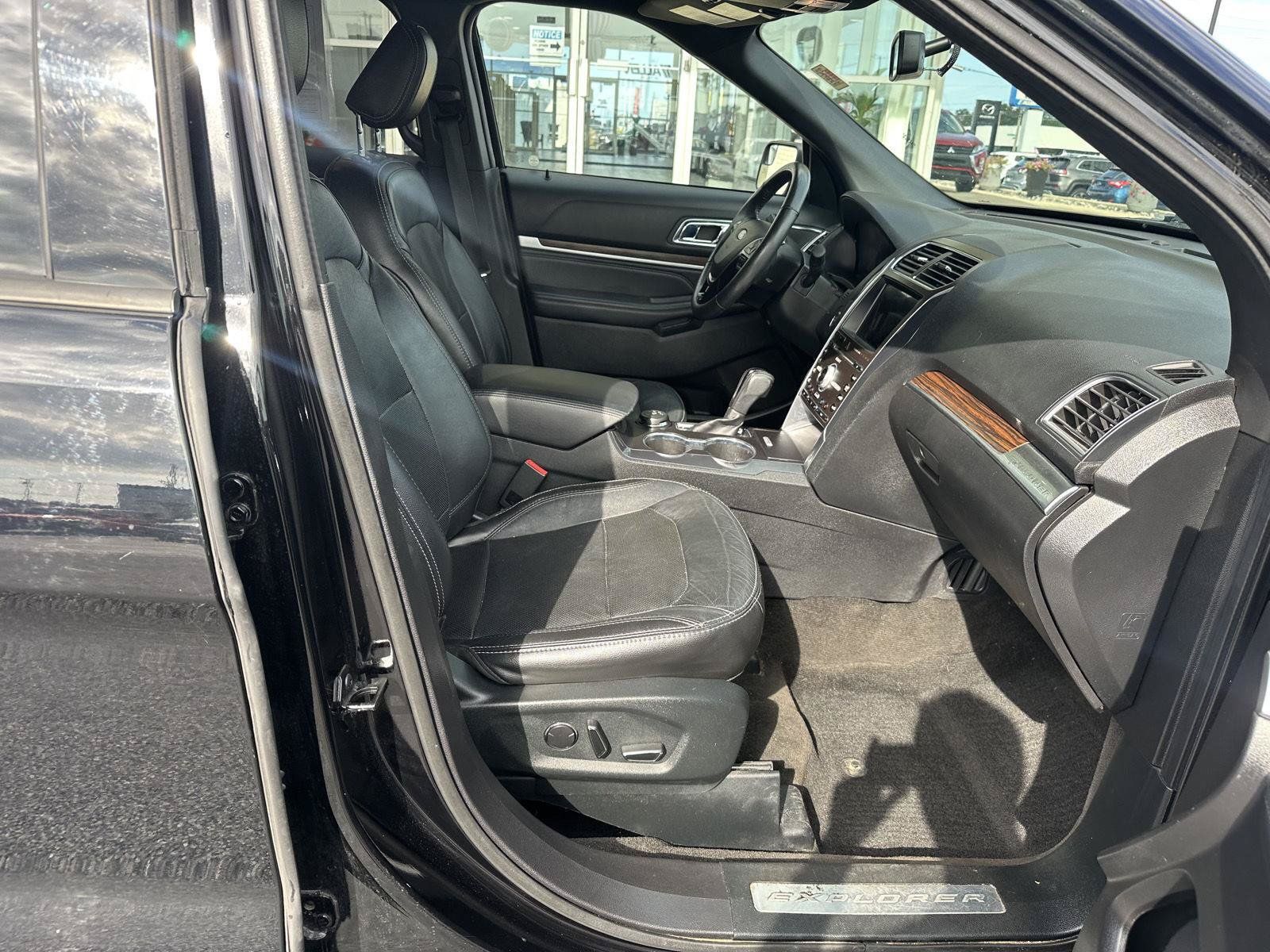 Used 2018 Ford Explorer Limited AWD/4WD image 22