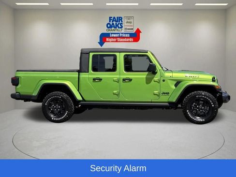 Used 2025 Jeep Gladiator Sport AWD/4WD image 6