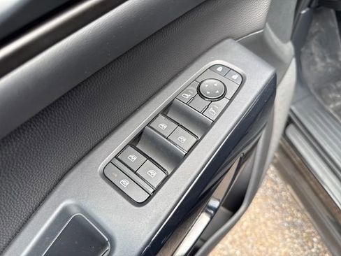 Certified 2026 Nissan Pathfinder S FWD image 11